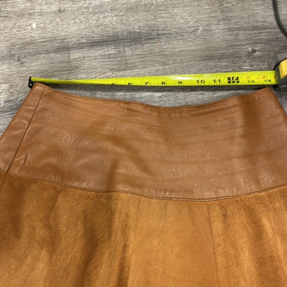 Leather skirt - Picture 3 of 3